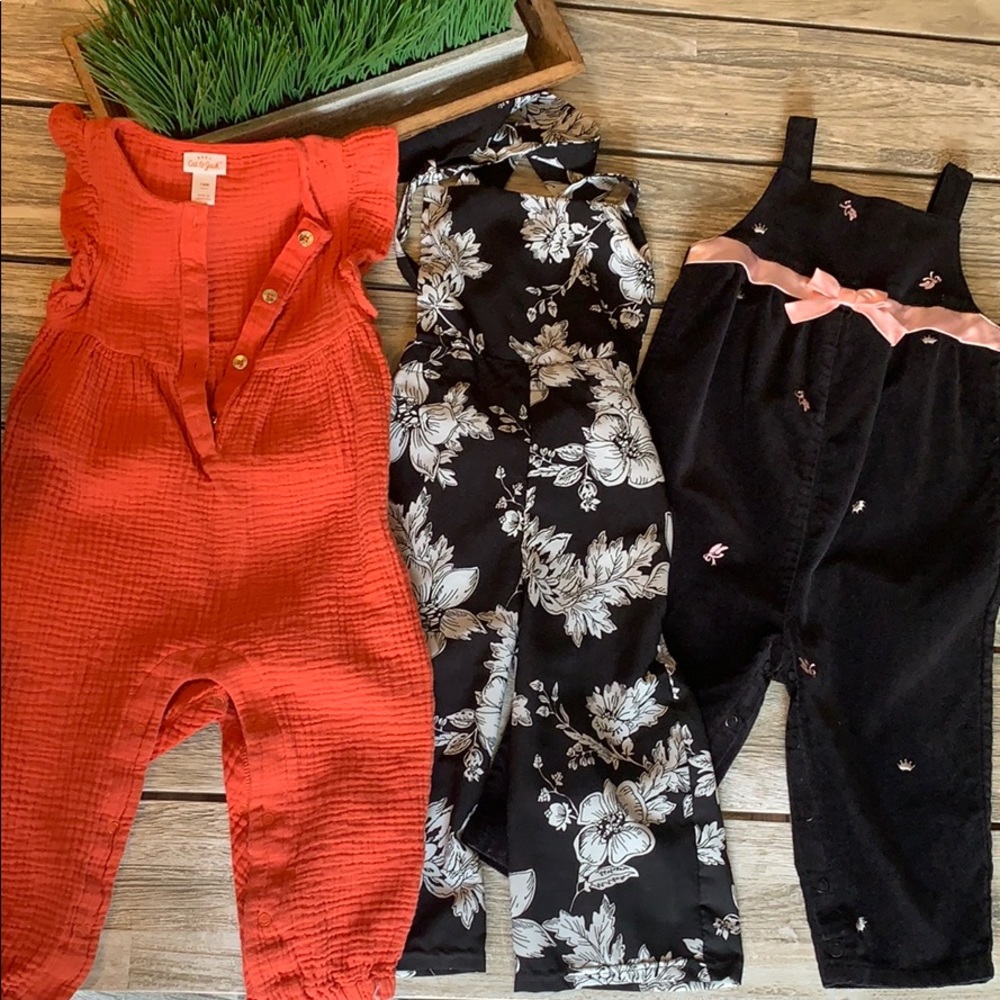 Lots of baby jumpers size 12-18 months